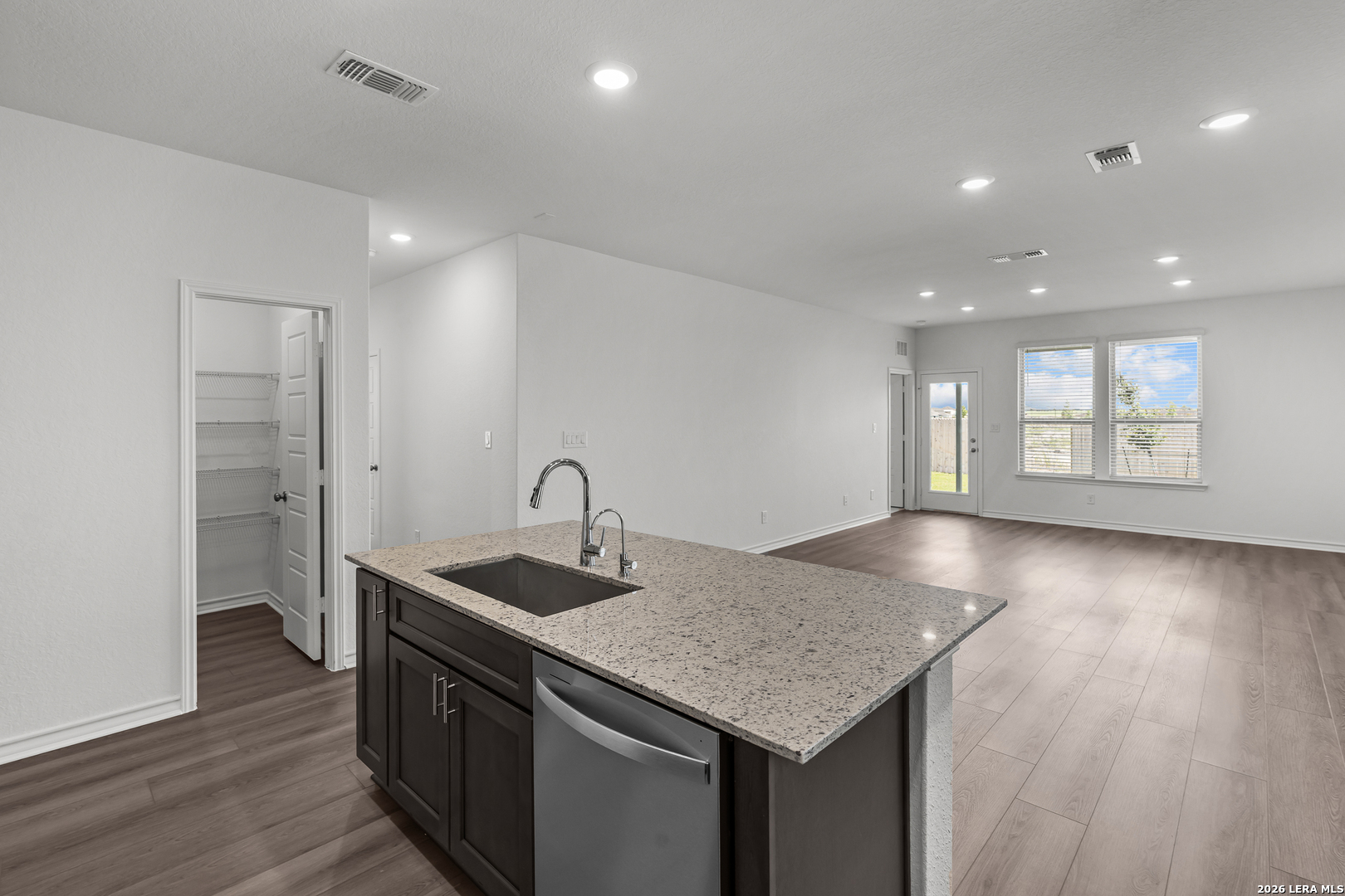 118 THORNY GRV, San Antonio, TX 78253