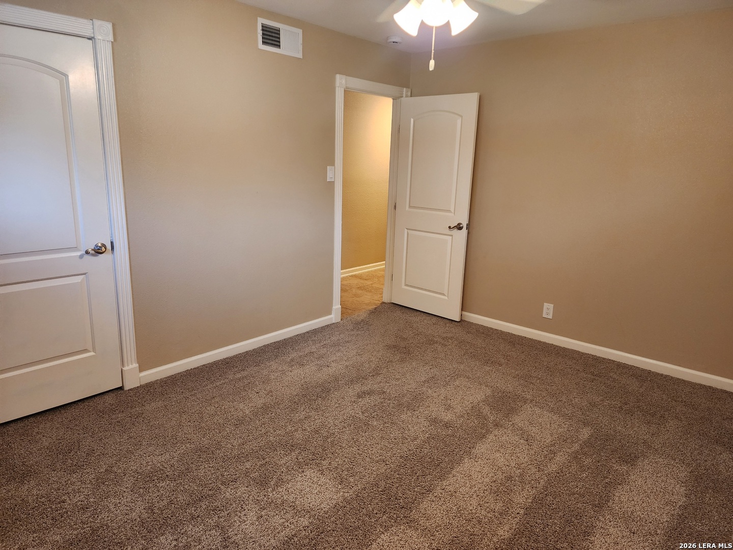 6350 Mondean St, San Antonio, TX 78240