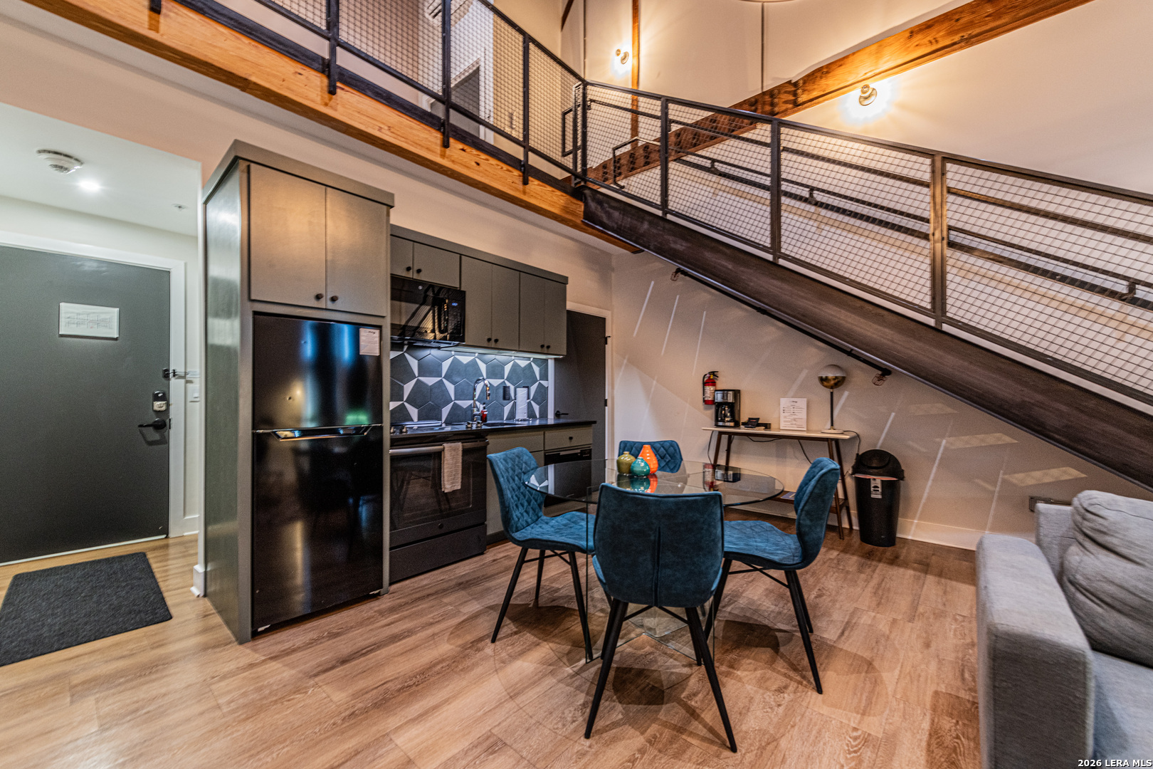 1425 Flores Listing Cover Image