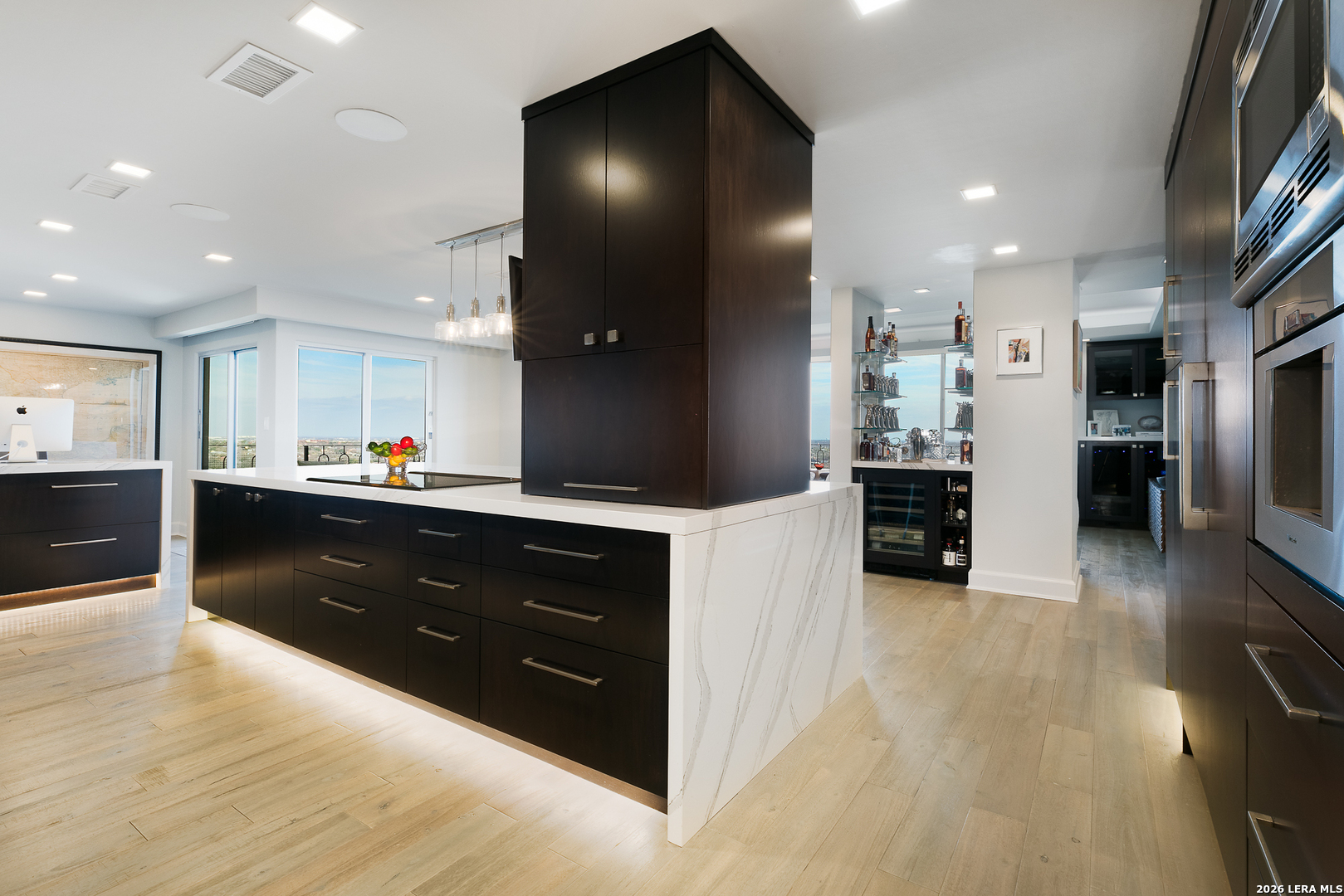 700 Hildebrand Listing Cover Image