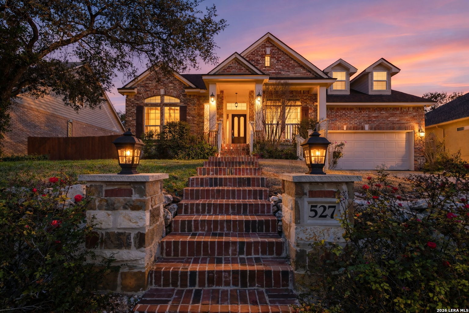 527 Mesa Rdg Listing Cover Image