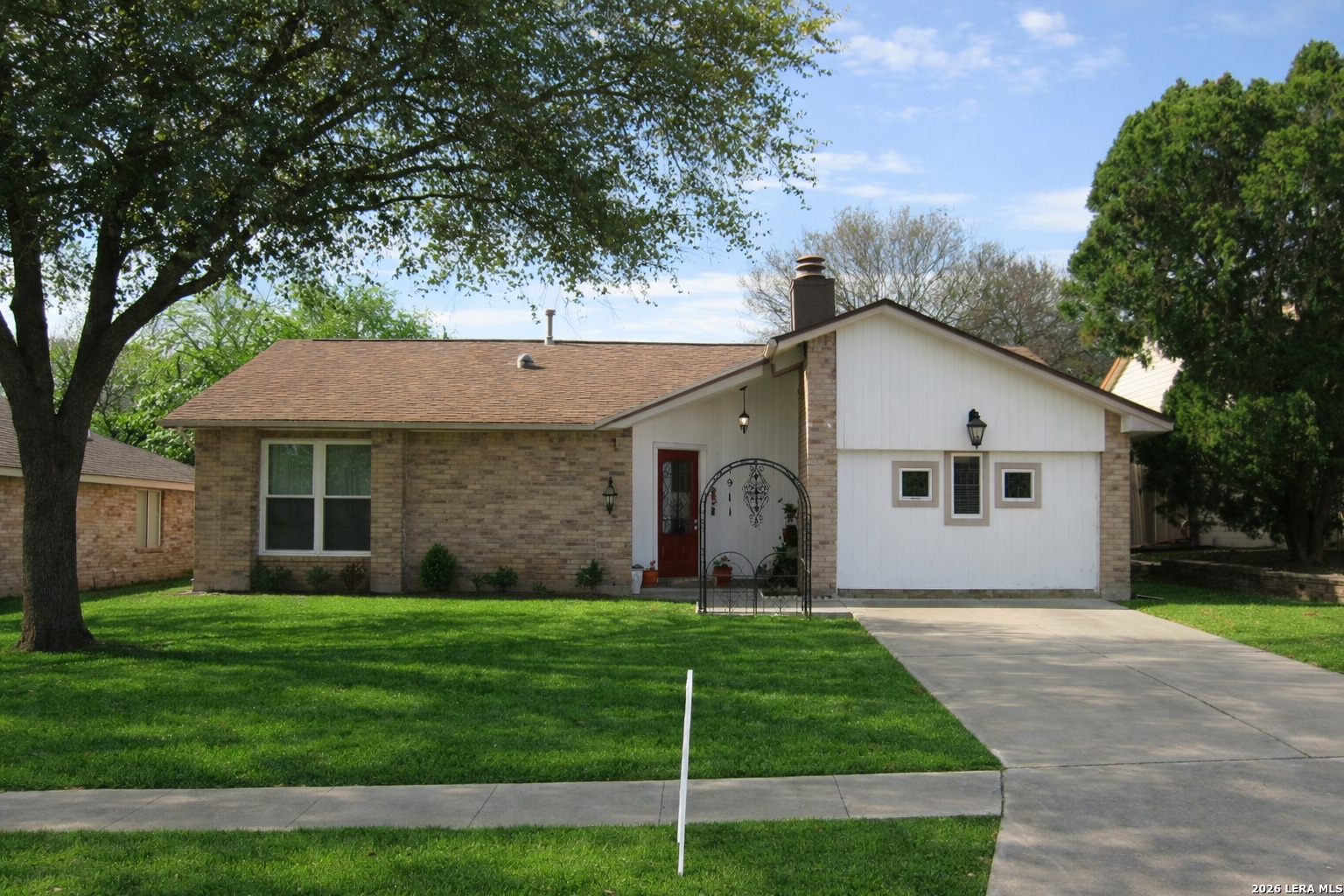 7911 Forest Cabin Listing Cover Image