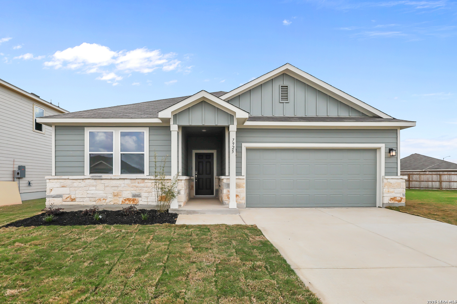 7925 Coffee Mill Listing Cover Image