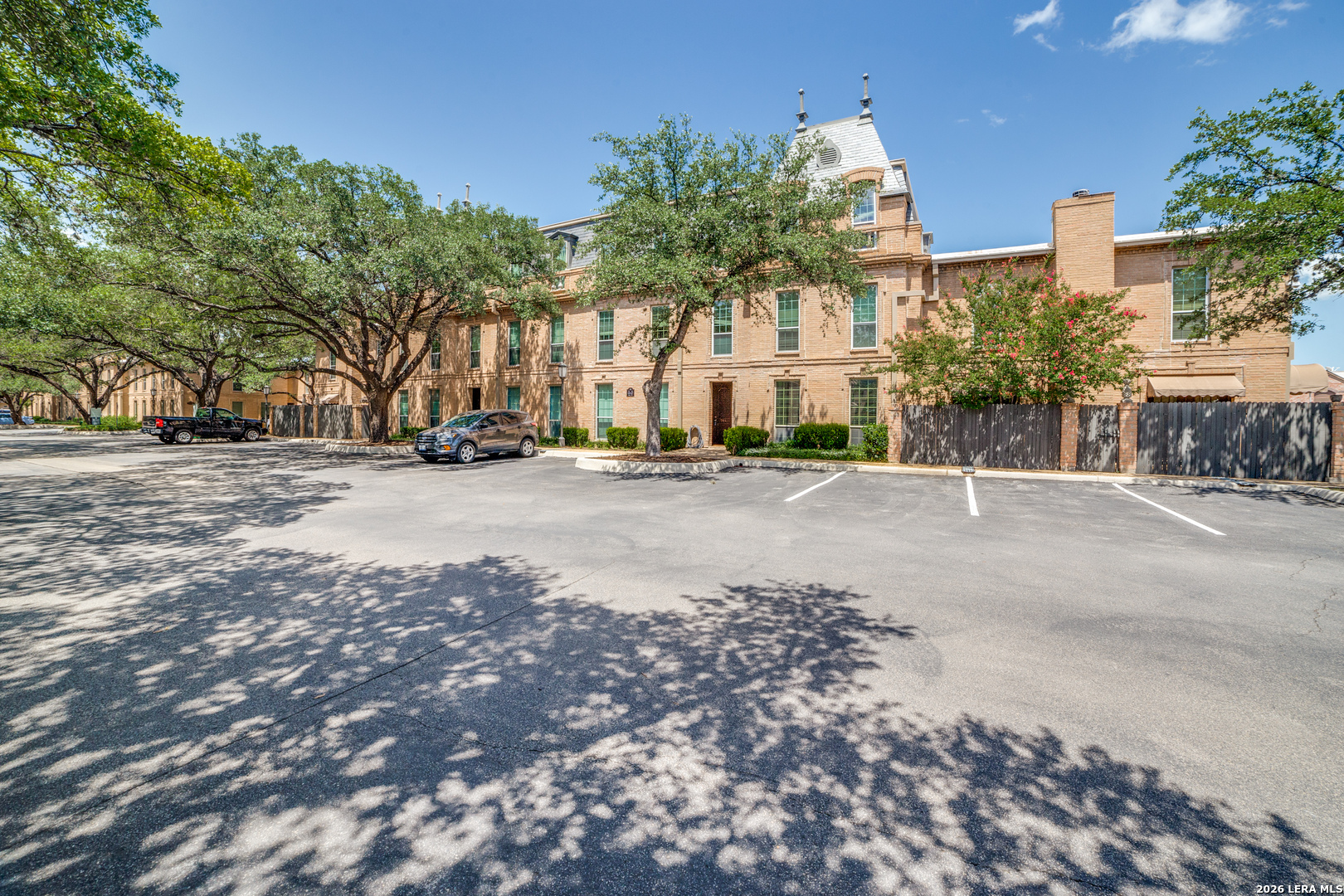 7711 Broadway Str. 11B