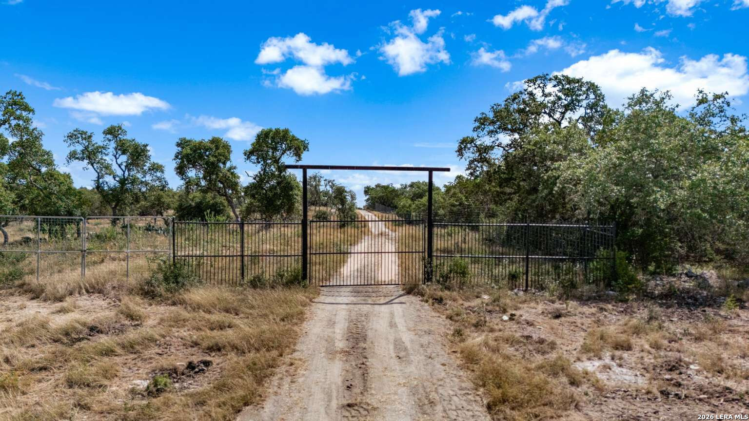 916 private road 2532