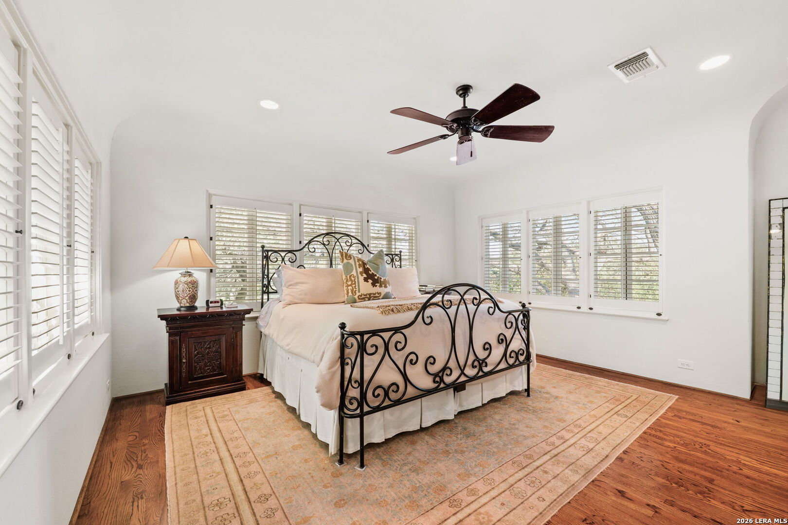 227 Devine Rd, Olmos Park, TX 78212