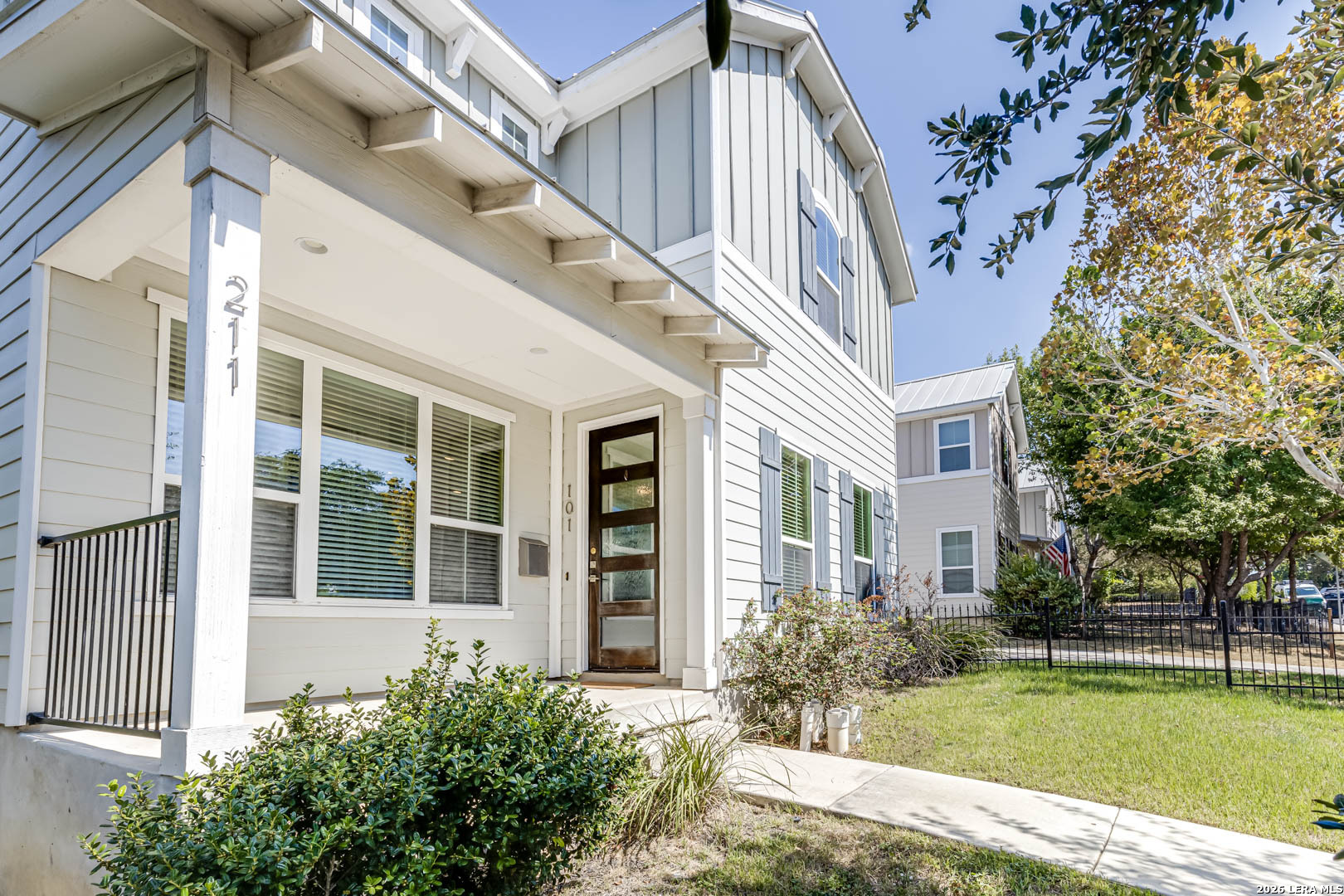 211 Claremont Ave Listing Cover Image