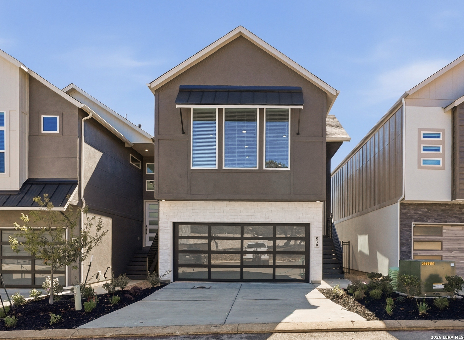 20675 Huebner Rd Listing Cover Image