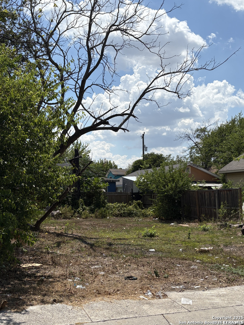 10609 Green Nook Listing Cover Image