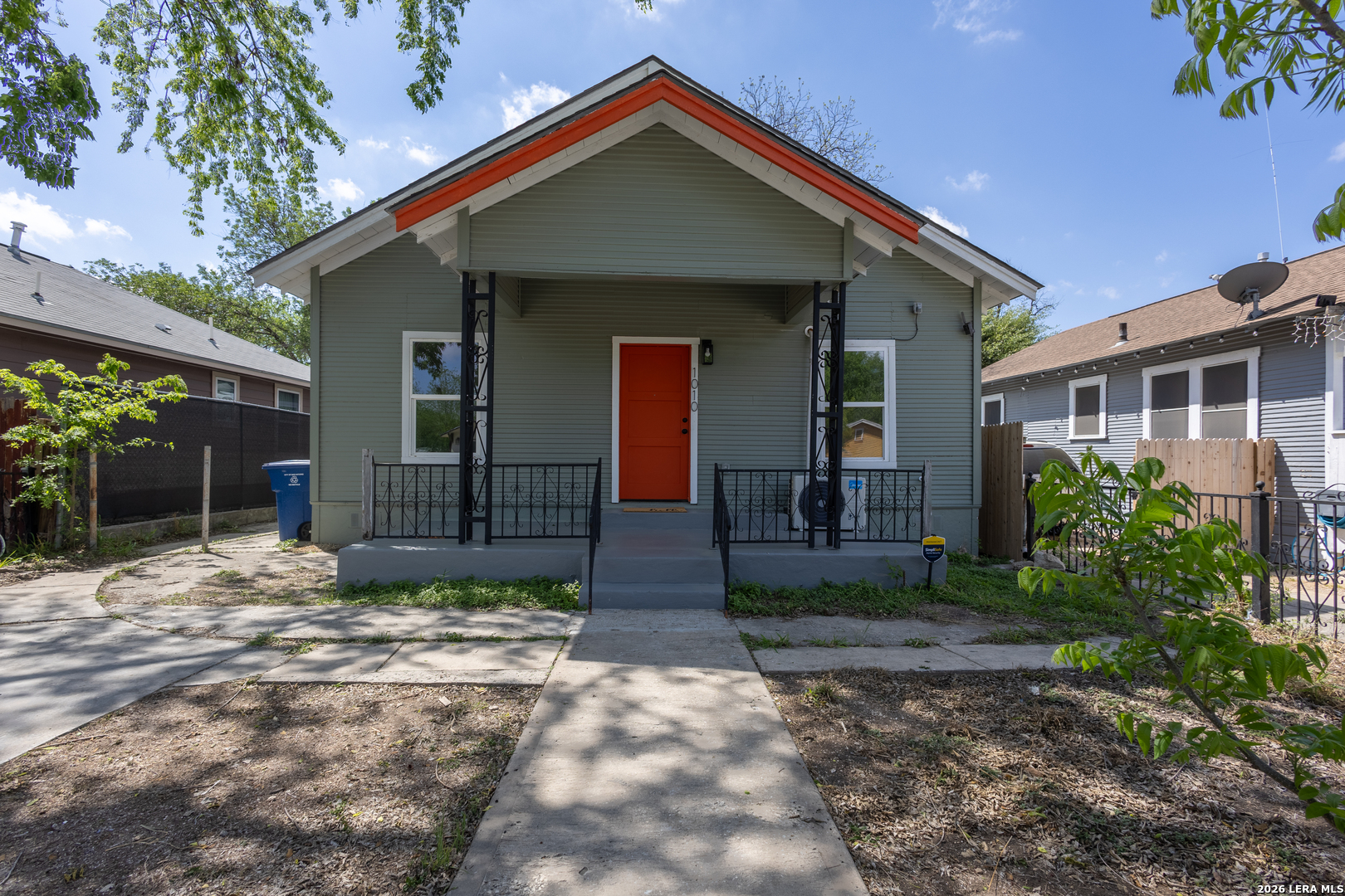 1010 Lynwood Ave Listing Cover Image