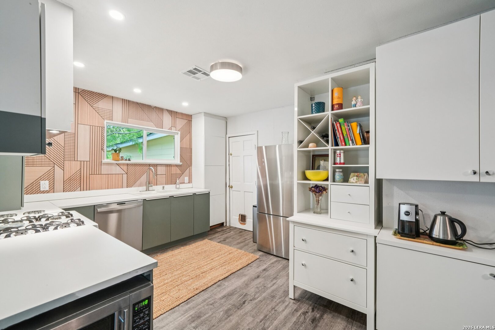 12702 Middle Lane Listing Cover Image