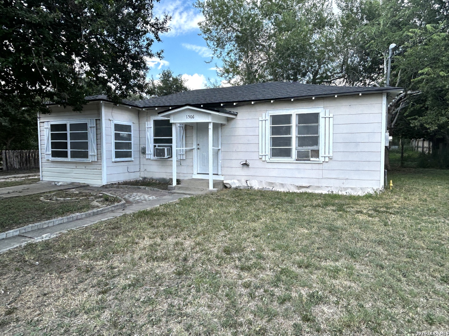 1506 N Avenue E, Beeville, TX 78102