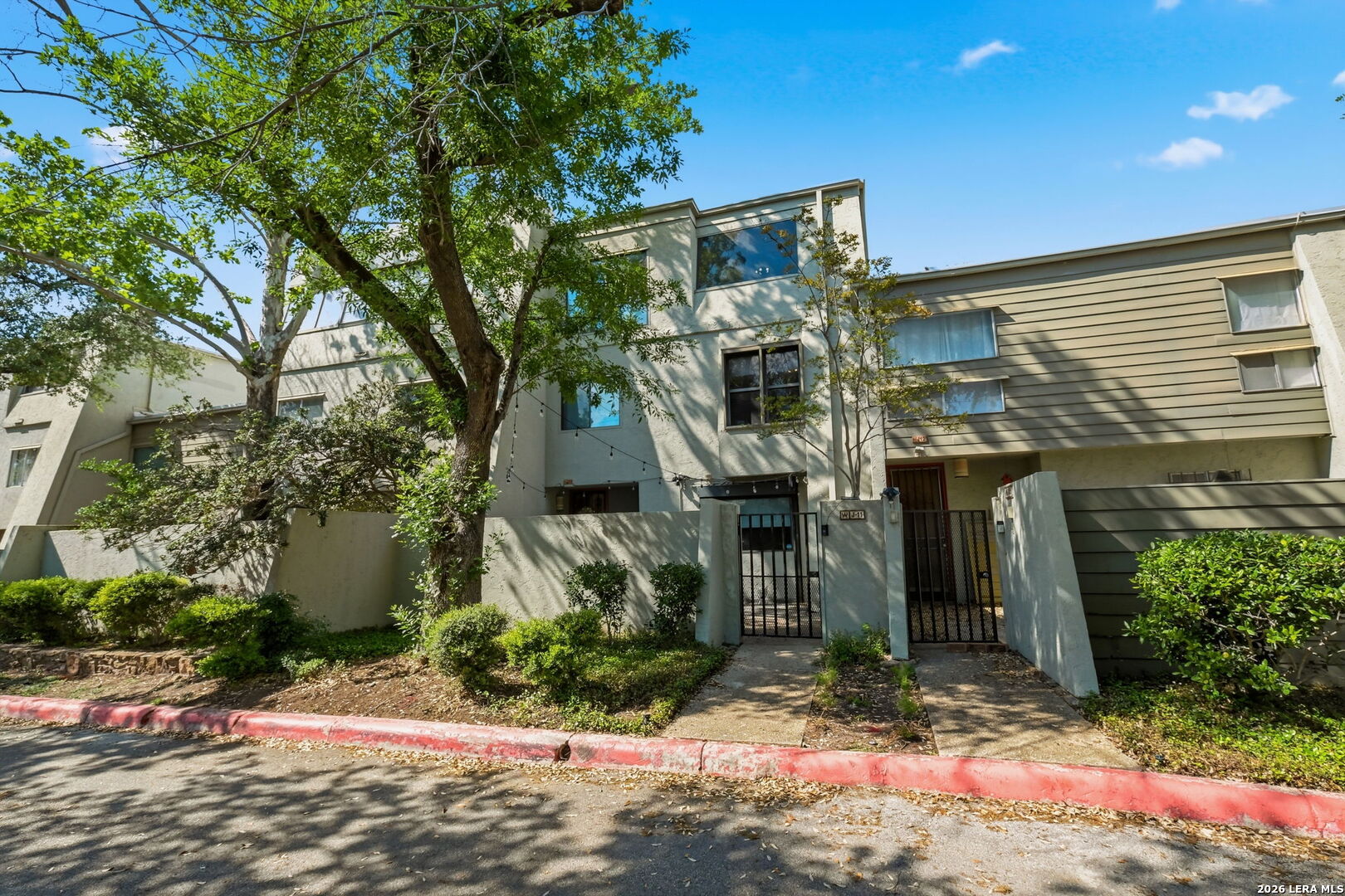 3103 Eisenhauer Rd J 11