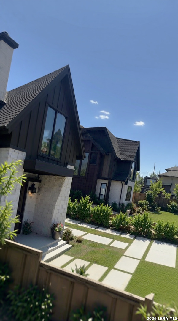 810 Sherman, San Antonio, TX 78202