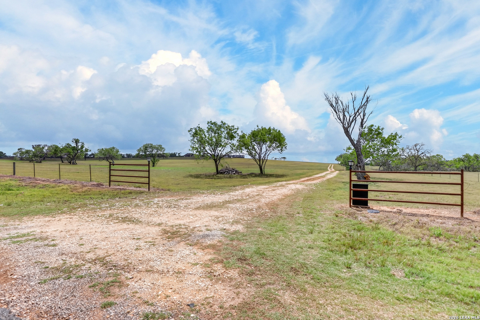 435 Farm to Market 539, Floresville, TX 78114