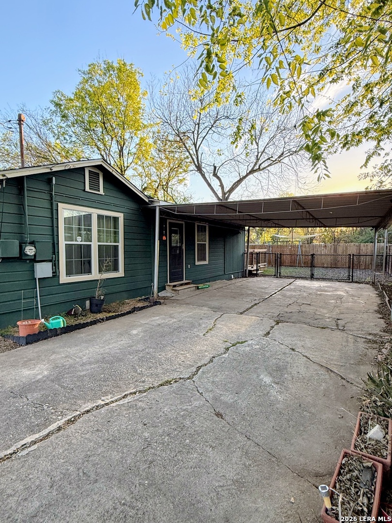419 Collinsworth Avenue, San Antonio, TX 78225