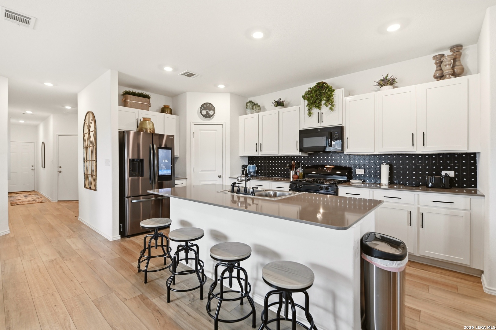 304 SONTERRA DR, San Marcos, TX 78666