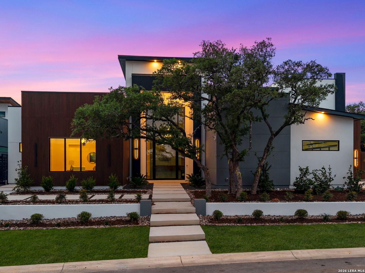 24602 Cliff Line Listing Cover Image