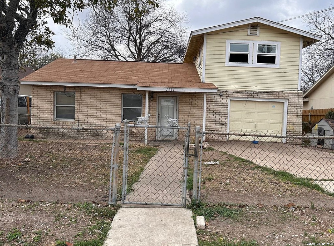 7215 Green Oak Pl Listing Cover Image