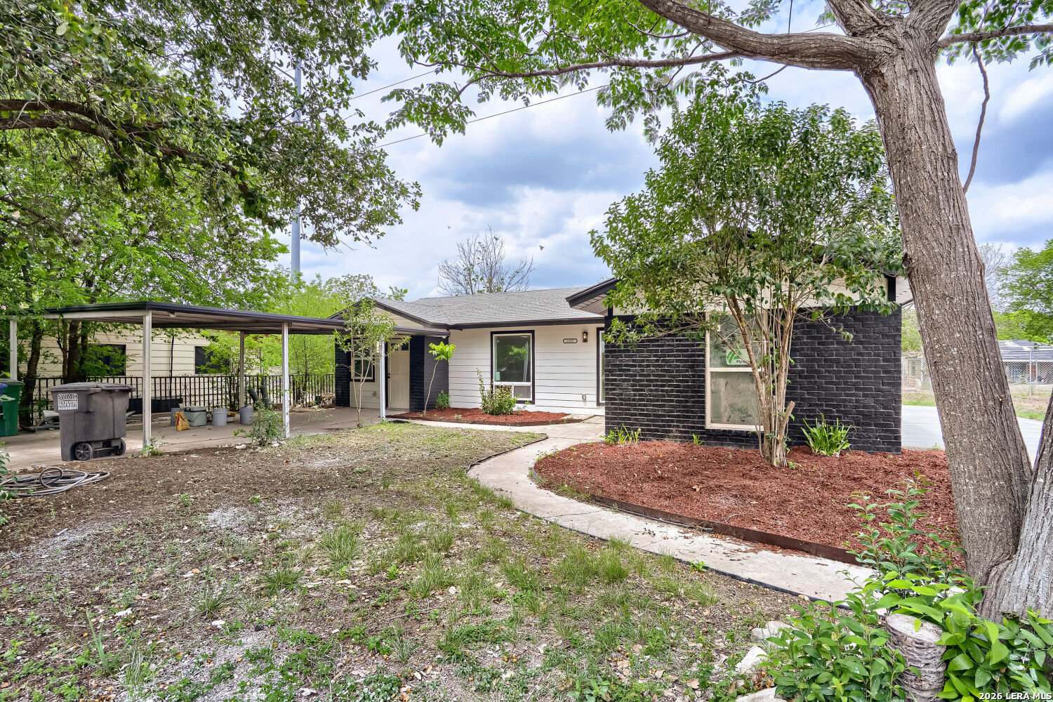 5207 Hemphill Dr Listing Cover Image