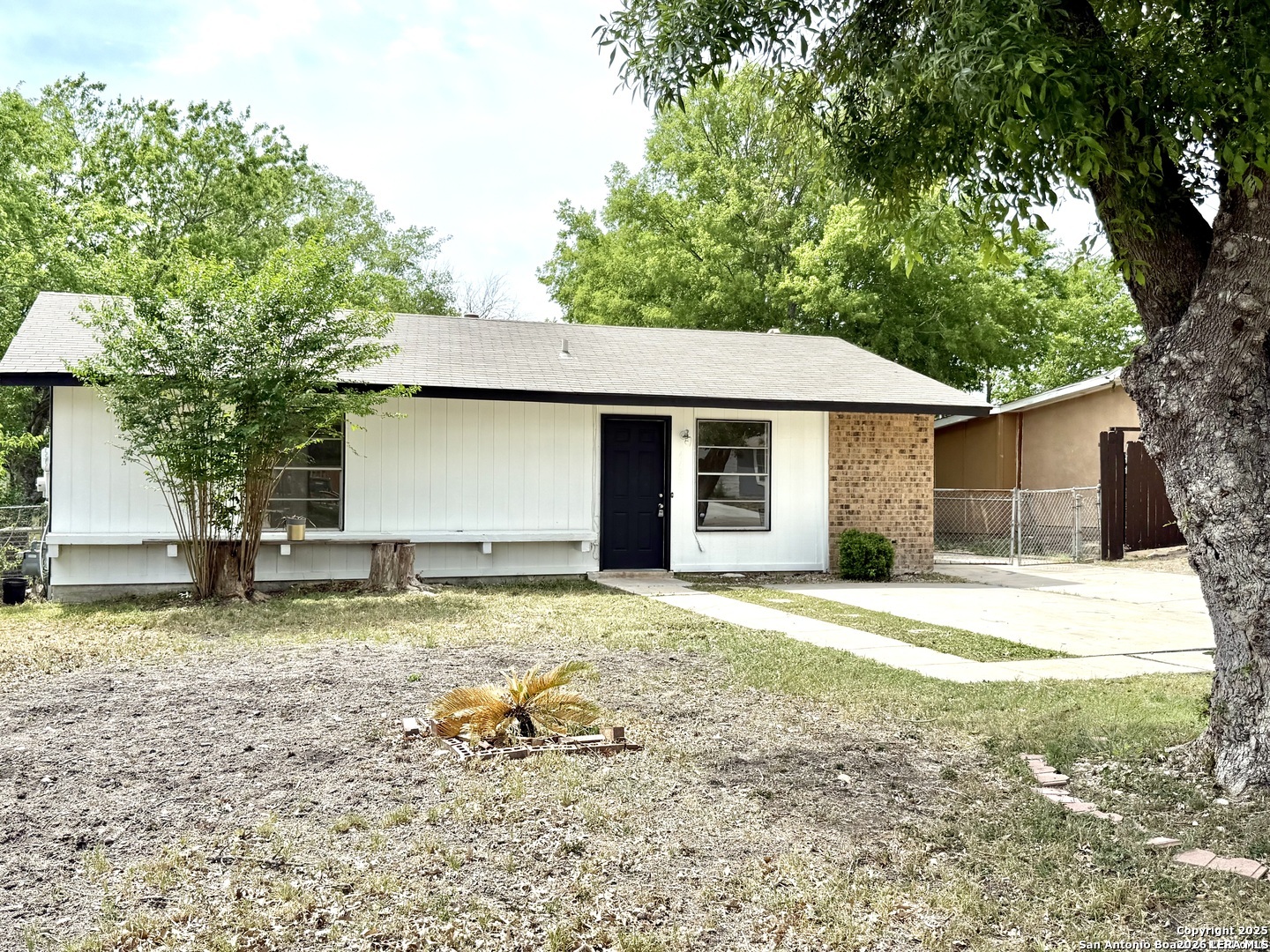 4723 Castle Rose Listing Cover Image