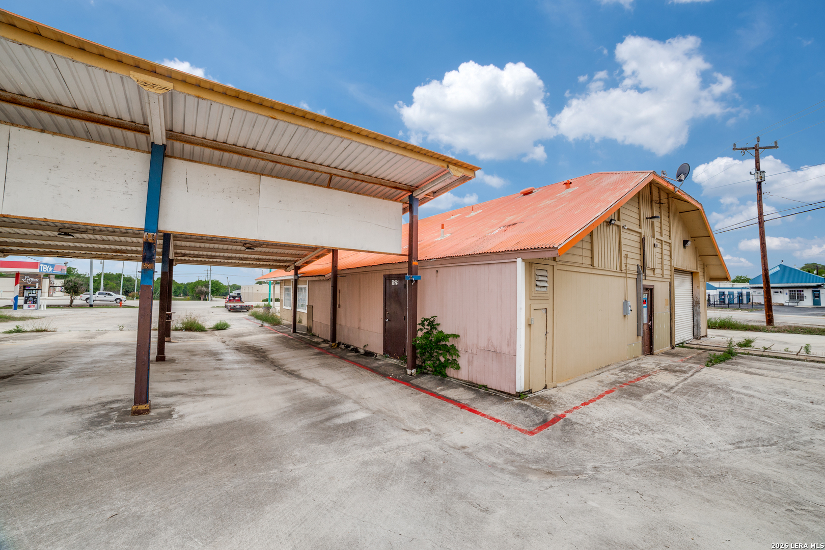 1526 W Pat Booker Universal City TX 78148 - Brohill Realty LTD