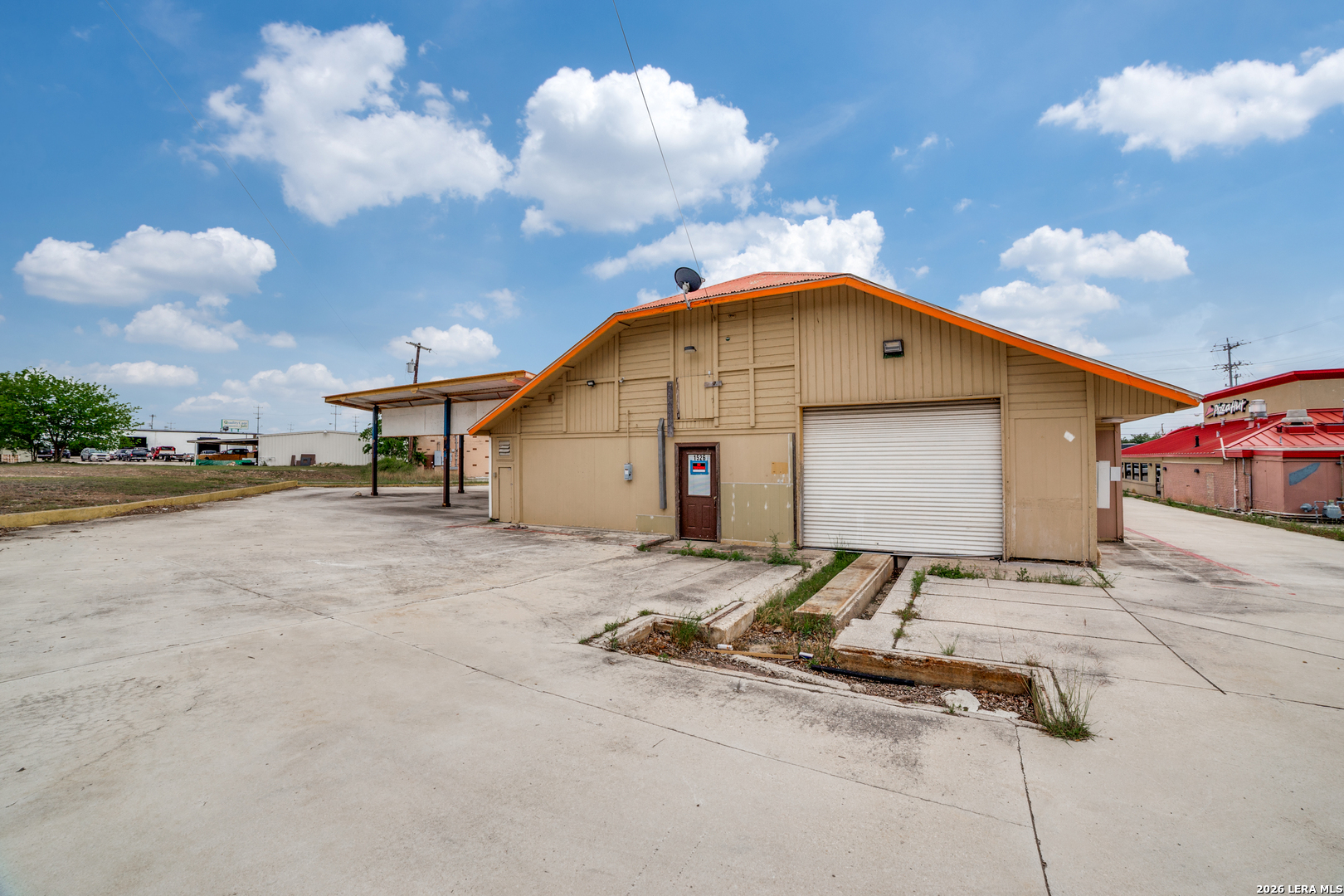1526 W Pat Booker Universal City TX 78148 - Brohill Realty LTD