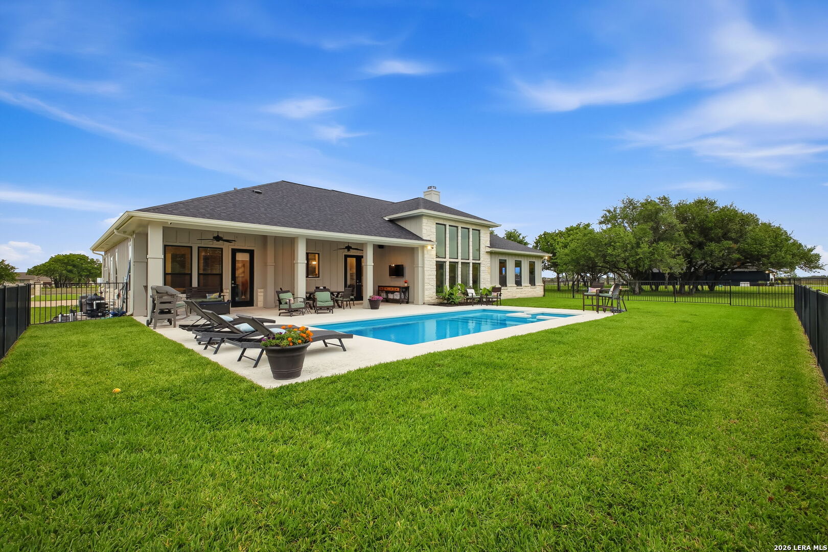 131 WRIGHT CREEK RD, Victoria, TX 77905