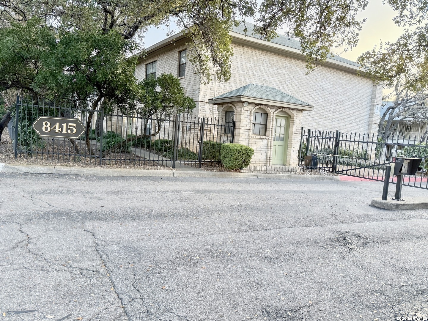 8415 Fredericksburg Rd, #1004, San Antonio, TX 78229