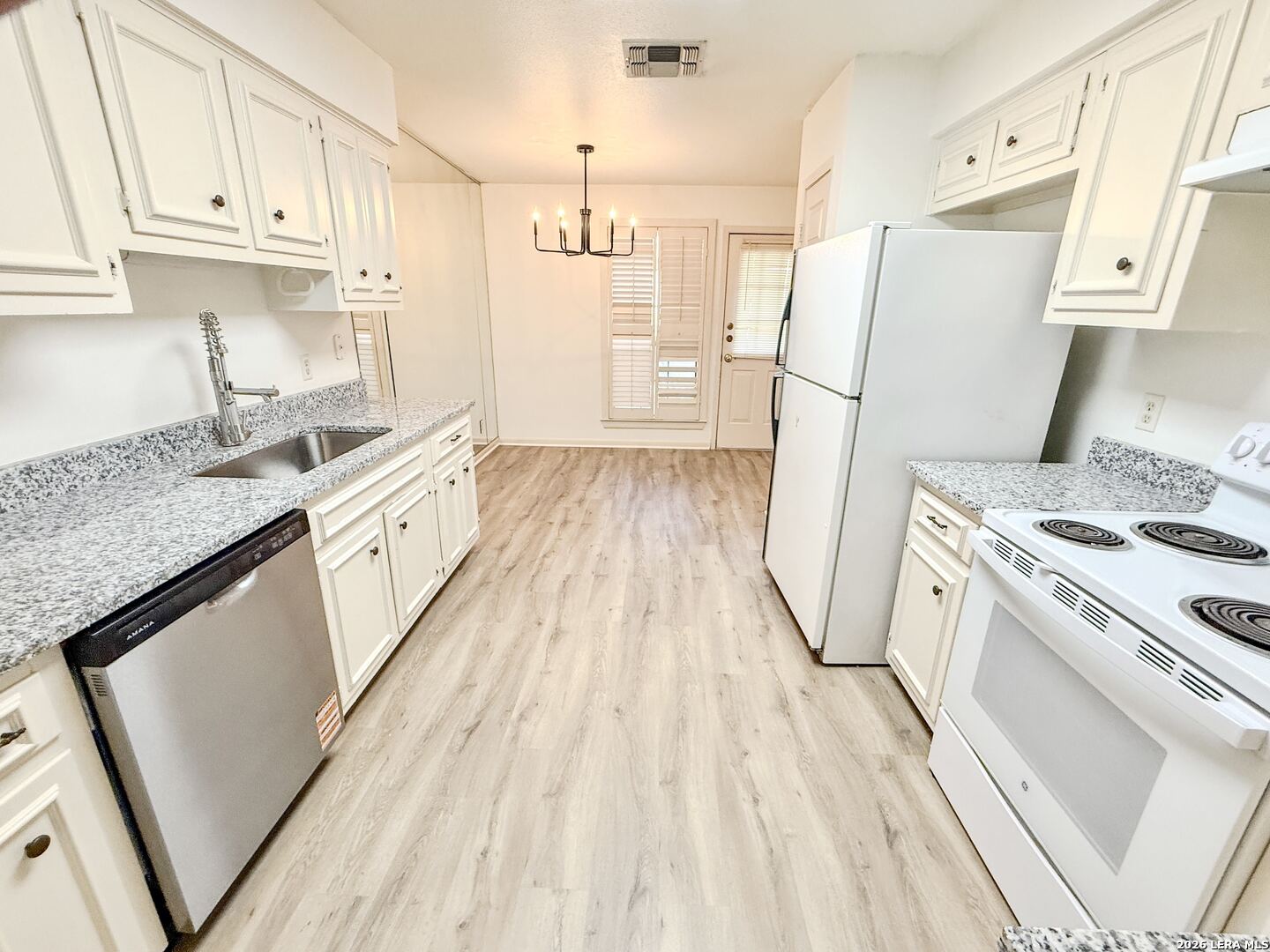 8415 Fredericksburg Rd, #1004, San Antonio, TX 78229