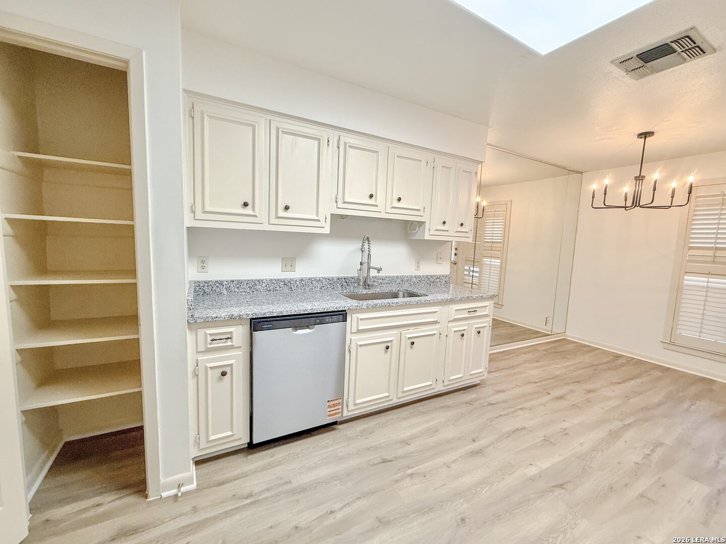 8415 Fredericksburg Rd, #1004, San Antonio, TX 78229