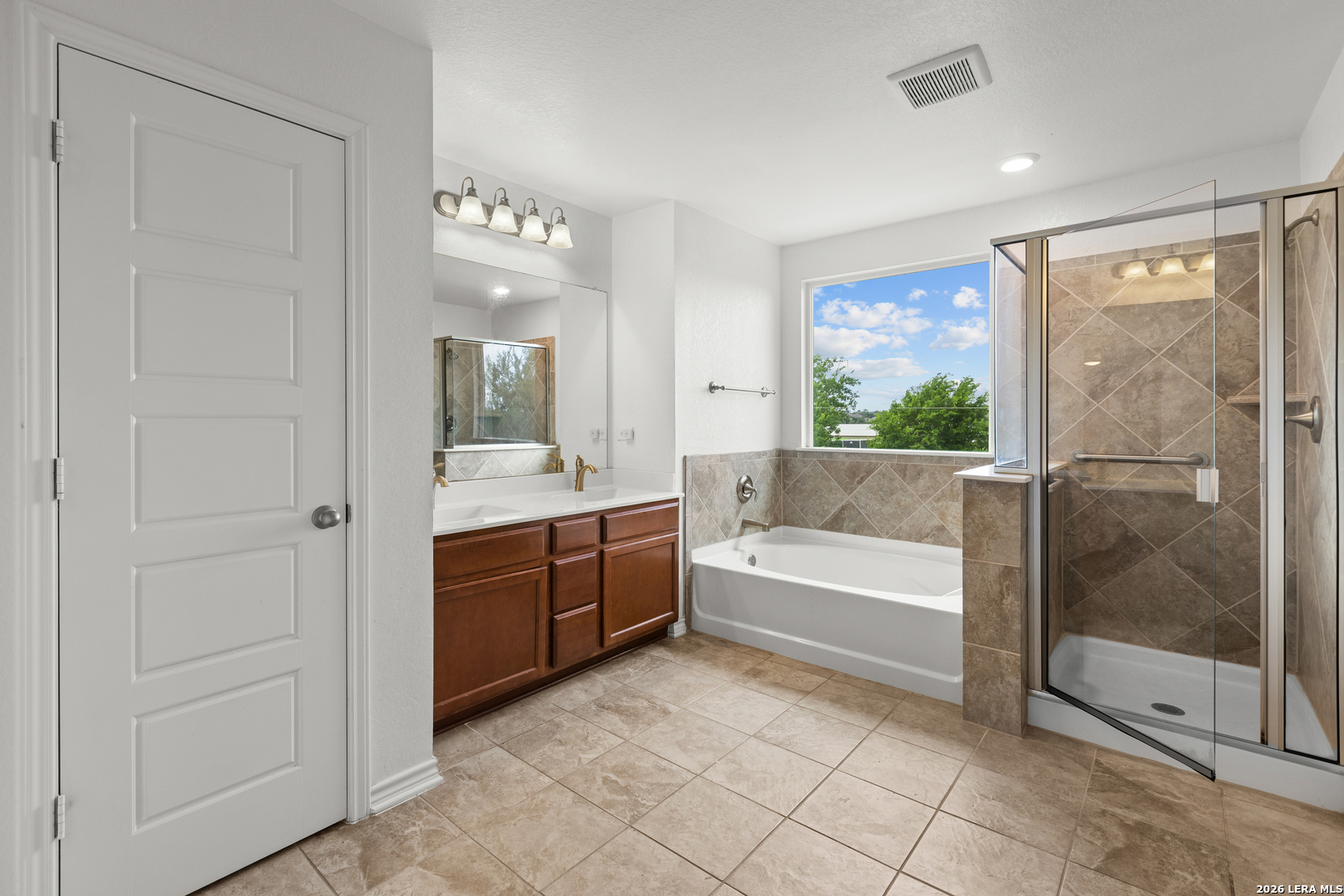 1635 IRON CRK, San Antonio, TX 78245