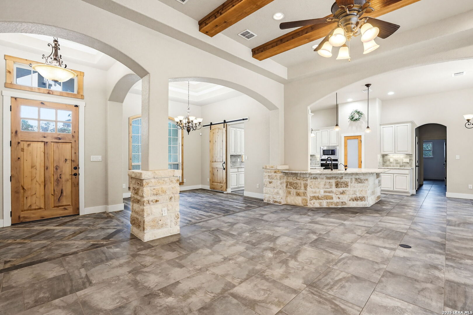 181 CHAMPIONS BLVD, La Vernia, TX 78121