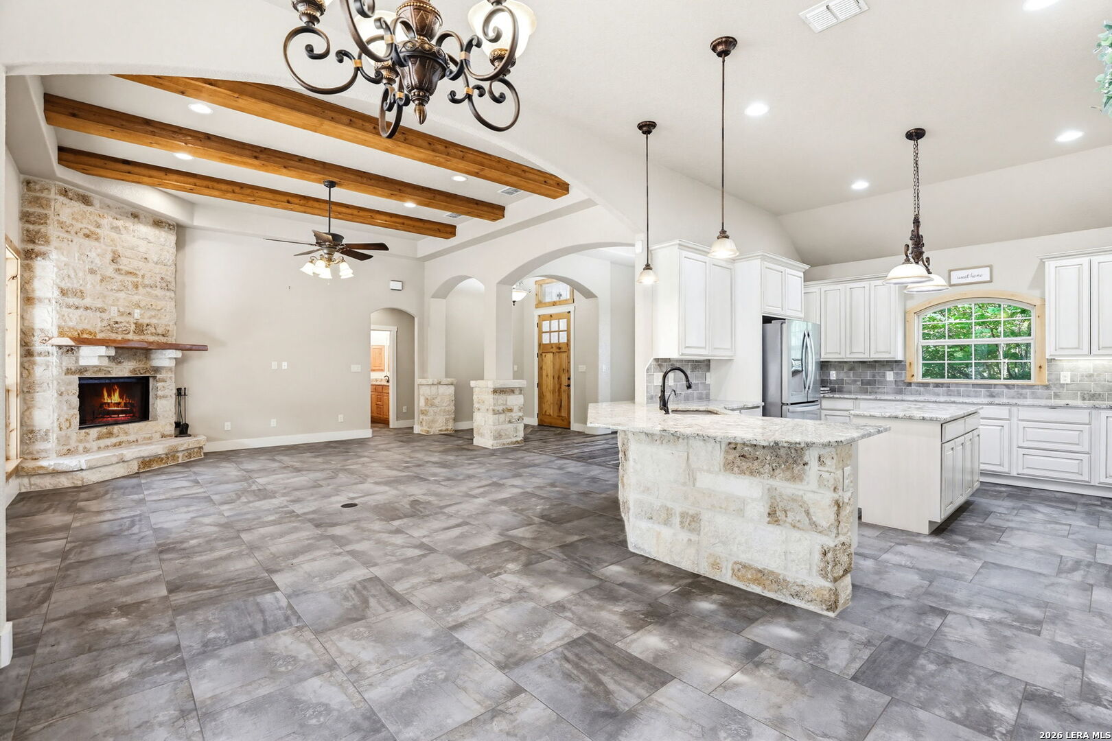 181 CHAMPIONS BLVD, La Vernia, TX 78121