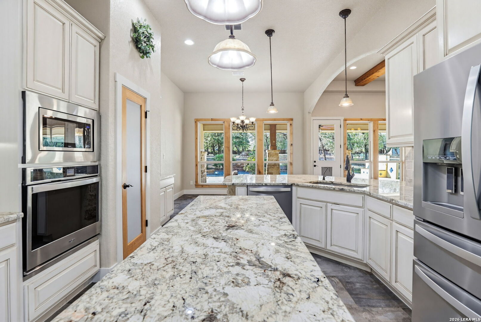 181 CHAMPIONS BLVD, La Vernia, TX 78121