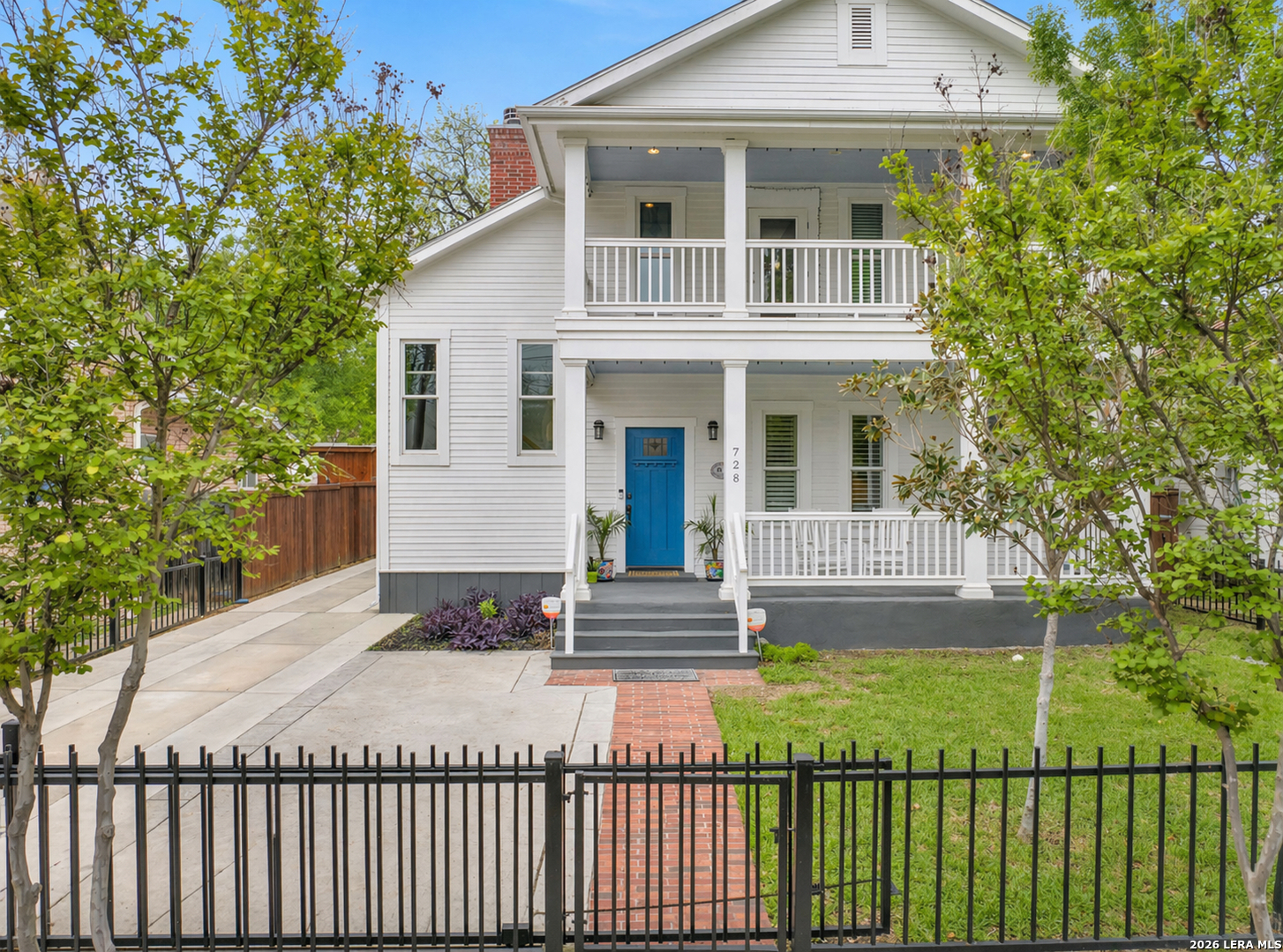 728 Guenther St Listing Cover Image