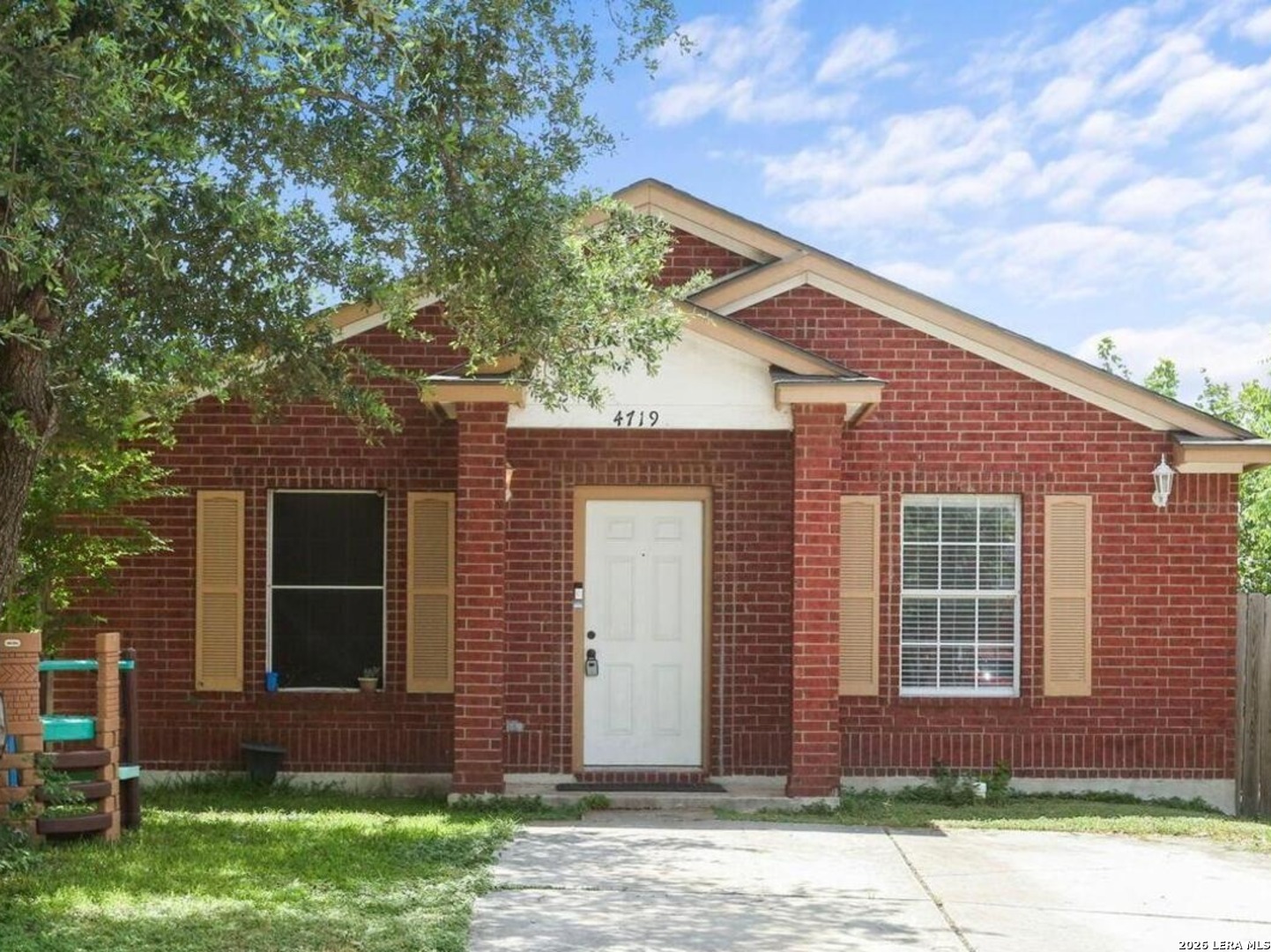 4719 Crystal Farm Listing Cover Image