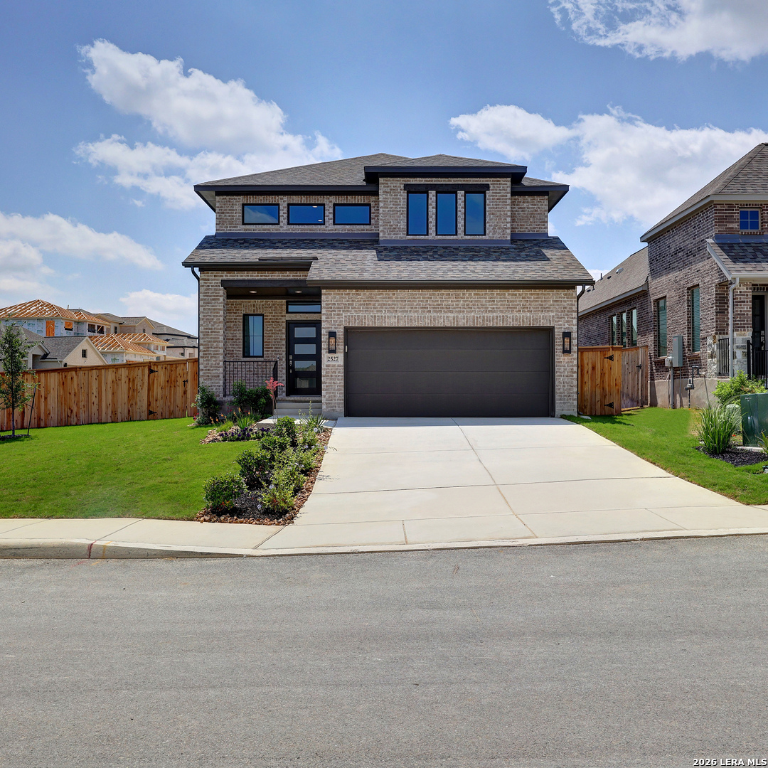2527 Oxford Ridge Listing Cover Image