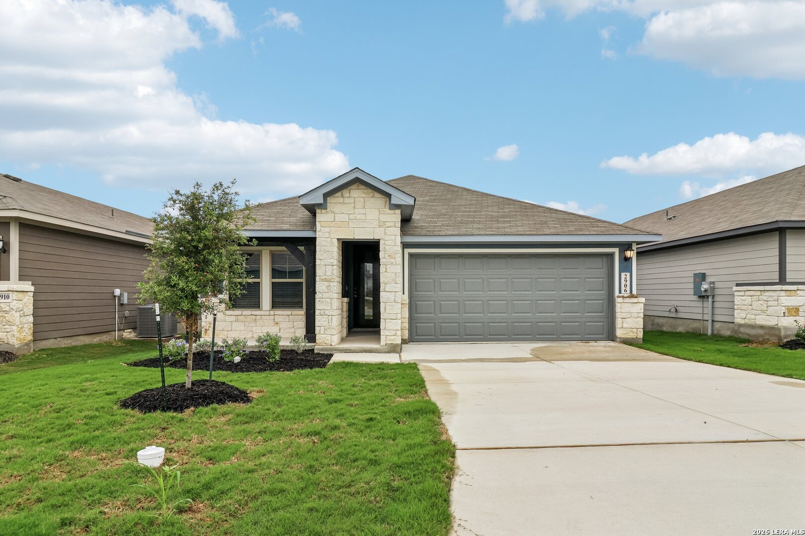 2906 Clemente Way Listing Cover Image