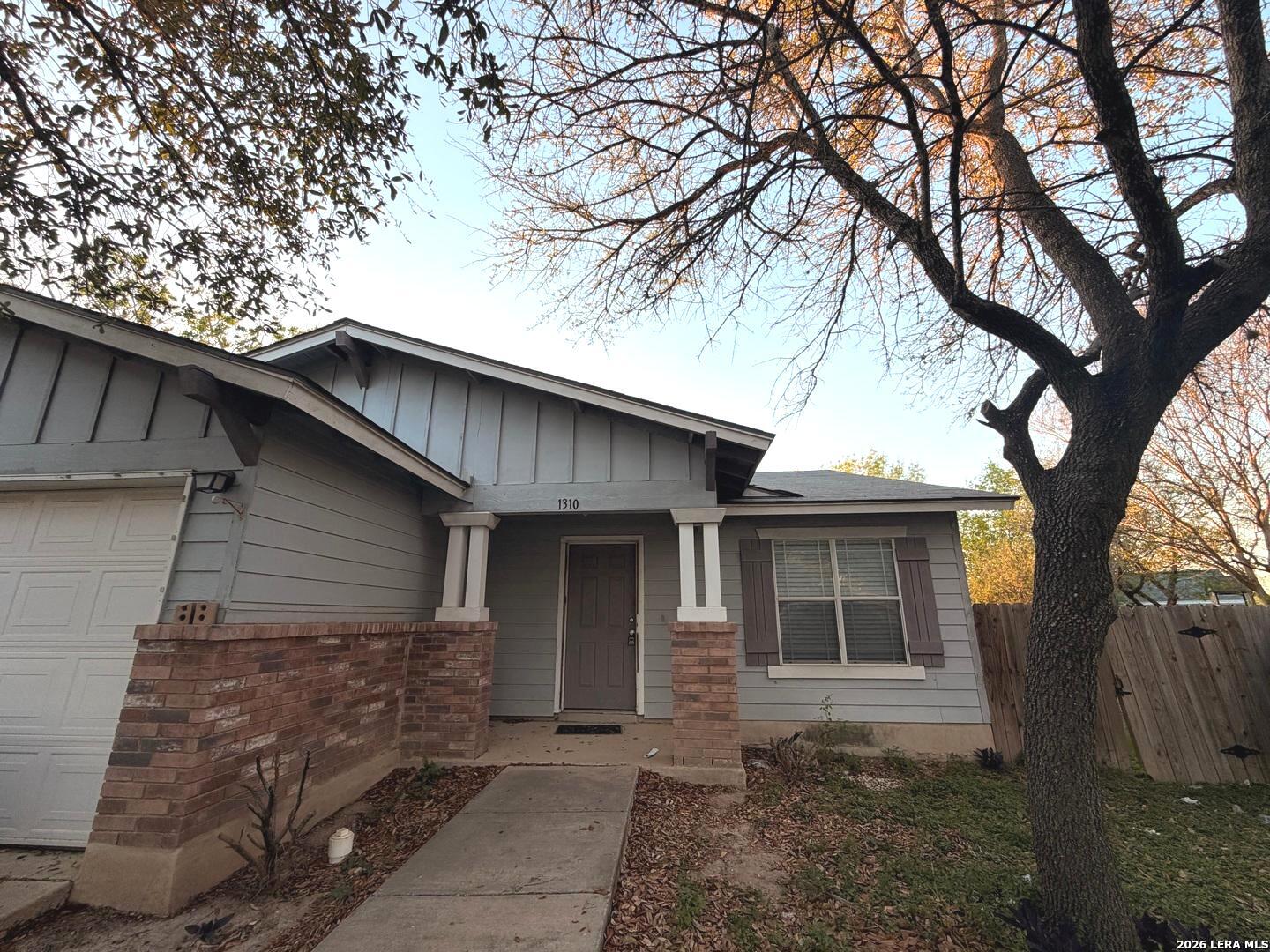 1310 Sunbend Fls Listing Cover Image