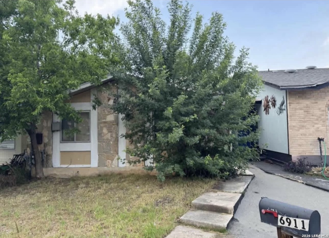 6911 Neston Dr Listing Cover Image