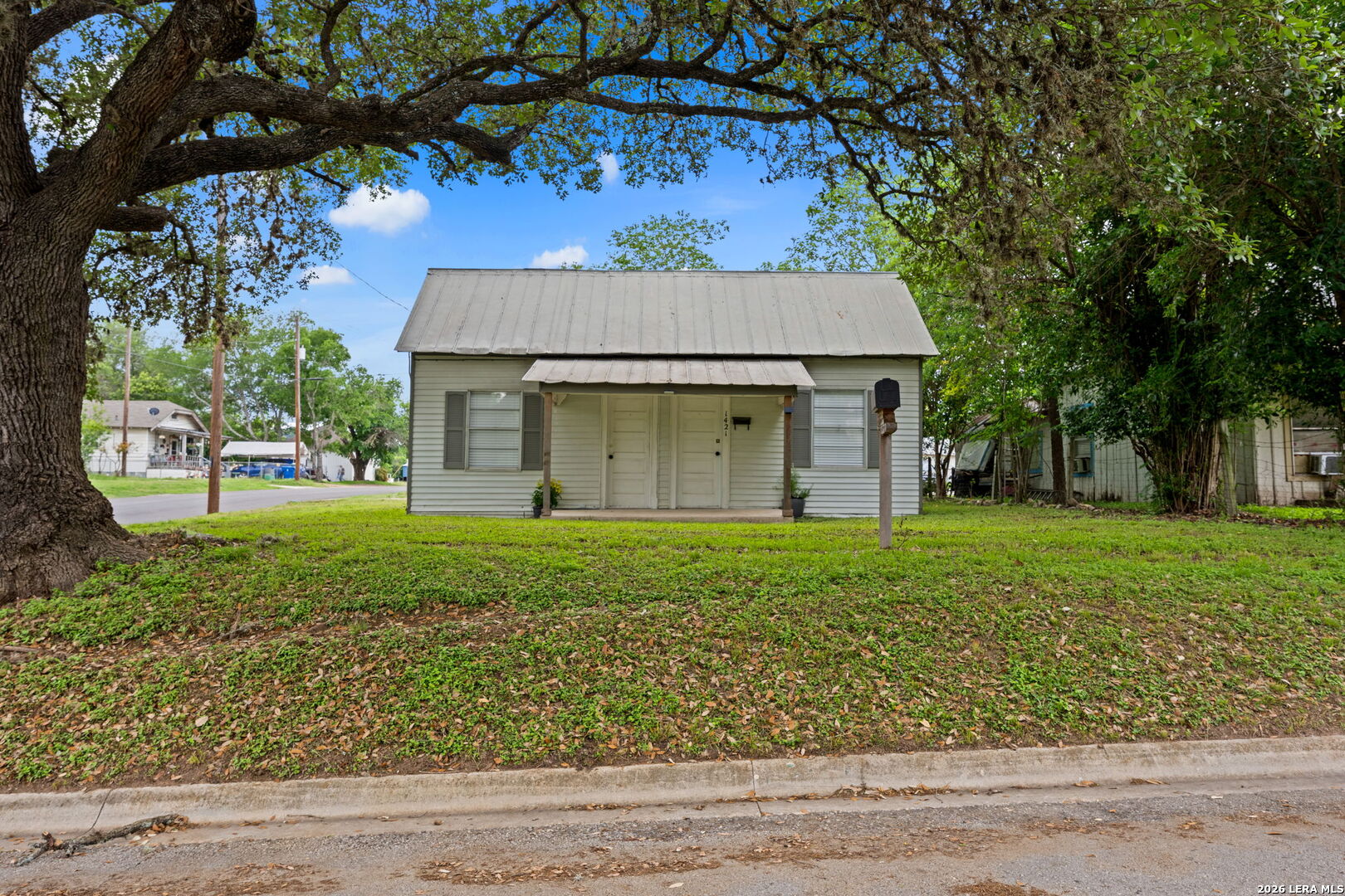 1421 Park St Listing Cover Image