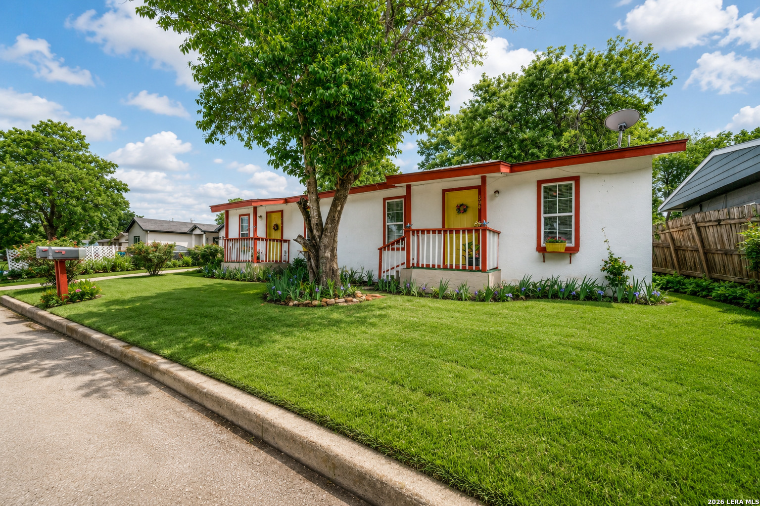 306 E Lindbergh Blvd Listing Cover Image