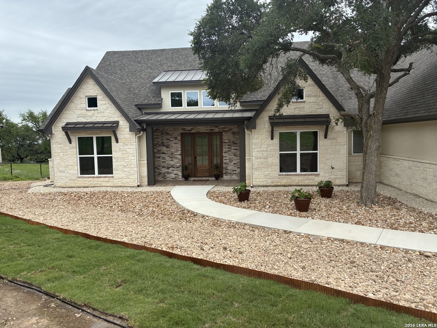 111 Ashton Oak Listing Cover Image