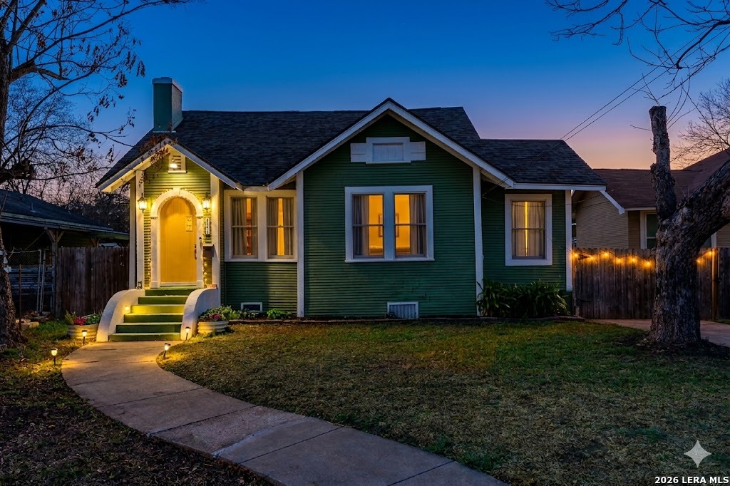 1819 Woodlawn Ave Listing Cover Image
