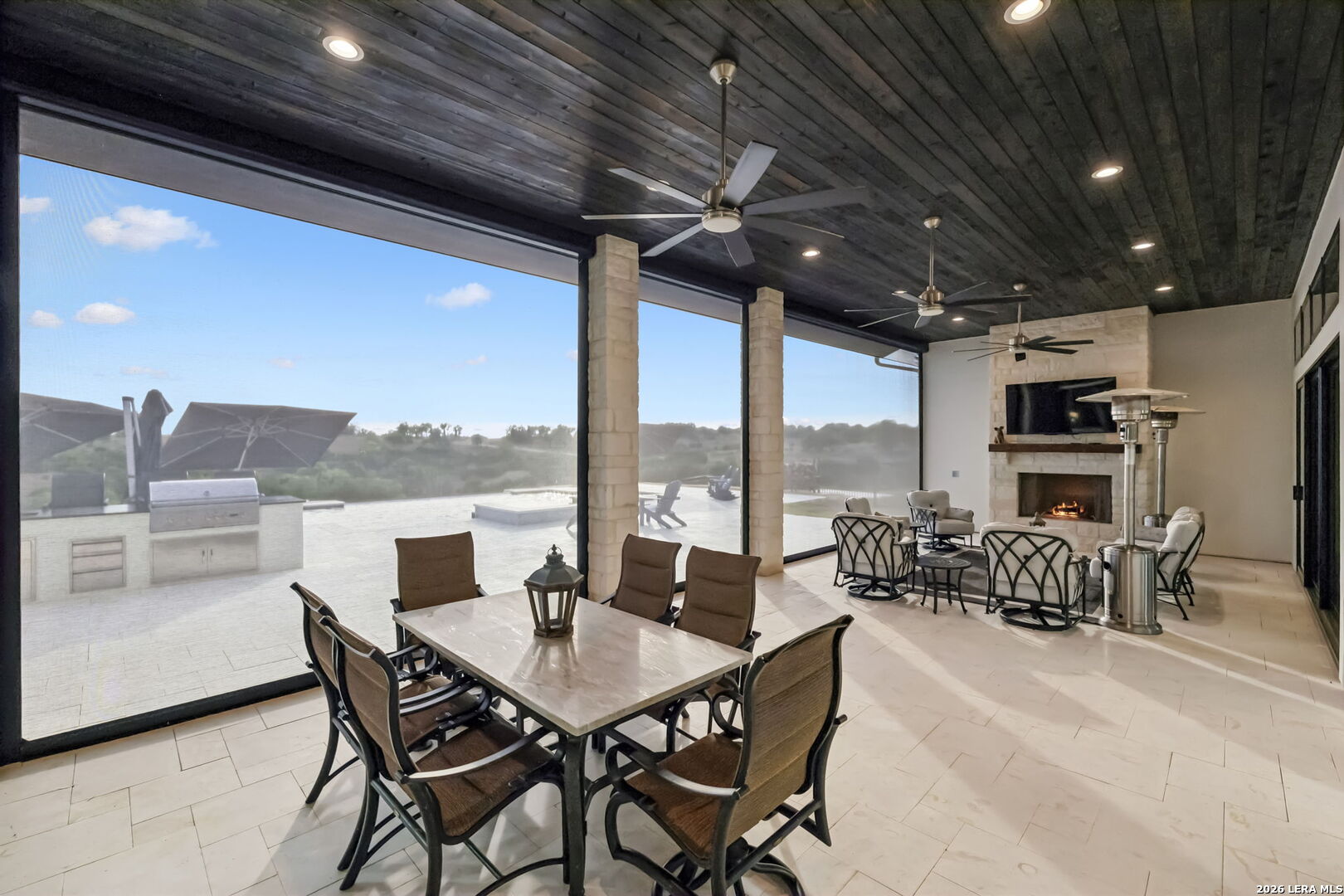 1051 N Cattlemans Crossing Dr, Kerrville, TX 78028