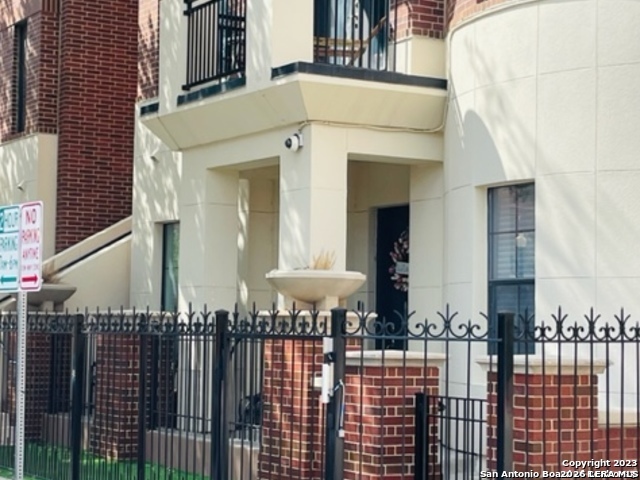 215 Center St Listing Cover Image
