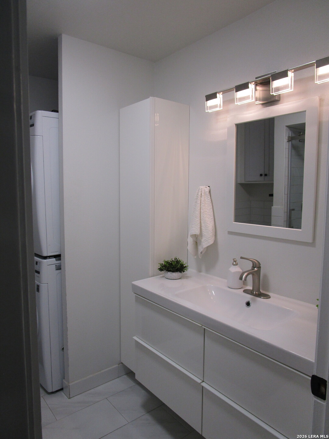 1045 Shook Ave, #146 H, Olmos Park, TX 78212