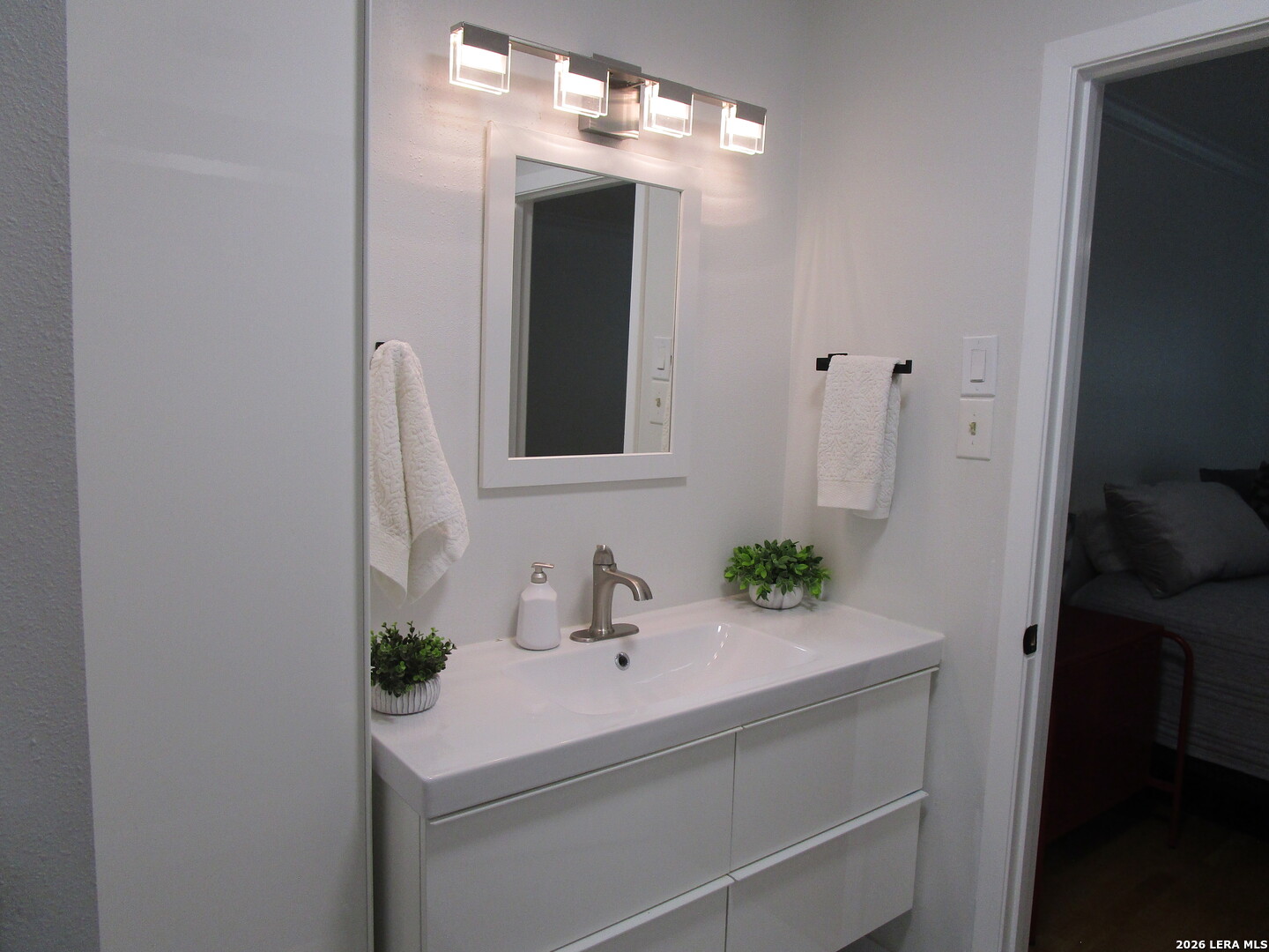 1045 Shook Ave, #146 H, Olmos Park, TX 78212