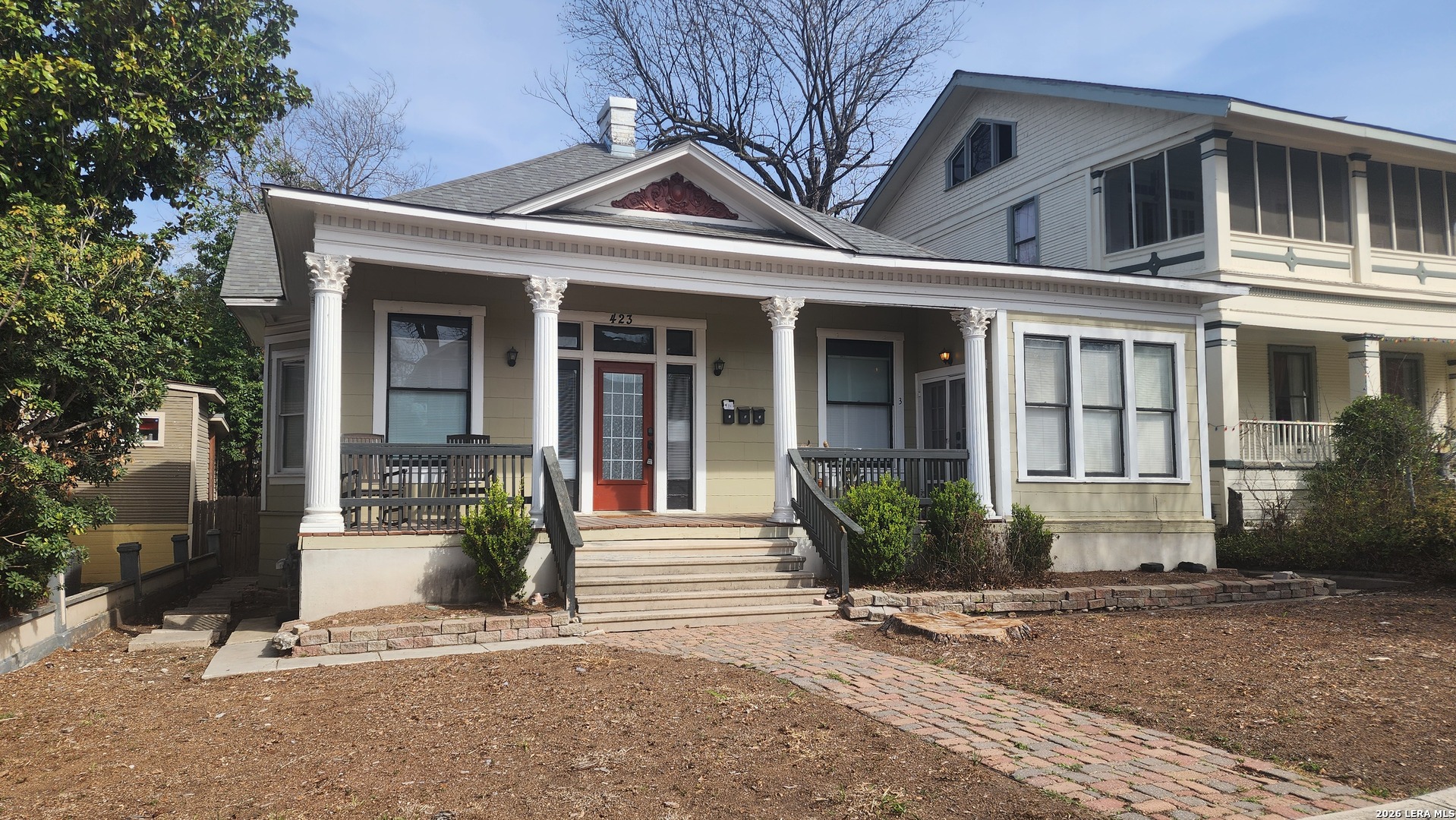 423 Magnolia Ave Listing Cover Image